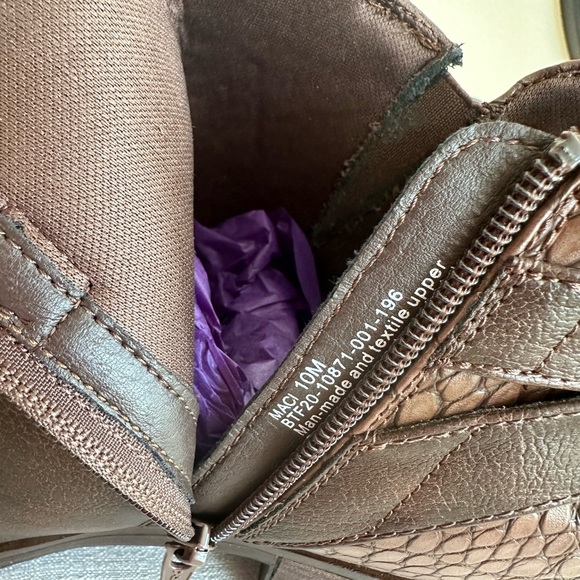 BareTraps Maci Brown Faux Leather Croc Texture Buckle Ankle Booties Women’s 10M - Picture 12 of 13